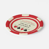 Red and White Poker Chip Las Vegas Wedding Pappteller (Schrägansicht)