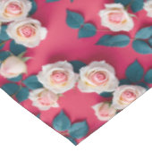 Red And White Roses  Tischdecke (Schrägansicht)