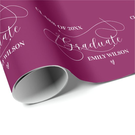 Red and White Script Class of 2025 Abschluss Geschenkpapier (Rolleneckpunkt)