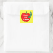 Red Apple Green Wurm Quadratischer Aufkleber (Tasche)