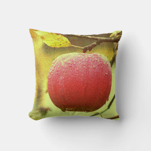 "Red Apple" Niedliches Foto. Jetzt kaufen Kissen