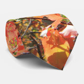 Red Autumn Leaves Krawatte (Gerollt)
