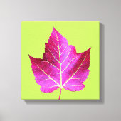 Red Autumn Maple Leaf on Green Floral Leinwanddruck (Vorderseite)