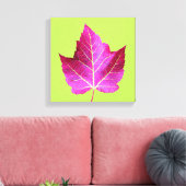 Red Autumn Maple Leaf on Green Floral Leinwanddruck (Insitu (Wohnzimmer))