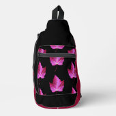 Red Autumn Maple Leaf Pattern on Black Background Crossbody Bag (Vorderseite)