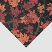 Red Autumn maple leaves on black Seidenpapier (Ausschnitt)