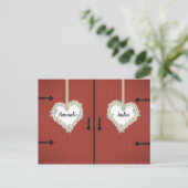 Red Barn and Daisises Country Wedding Save the Dat Postkarte (Stehend Vorderseite)