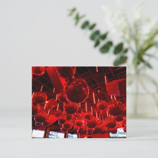 Red Bauble Postcards Postkarte (Stehend Vorderseite)