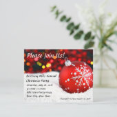 Red Bauble Snow Custom Einladungen (Stehend Vorderseite)