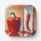 Red Bell Pepper sieht in einem Spiegel Pappteller (Vorderseite)