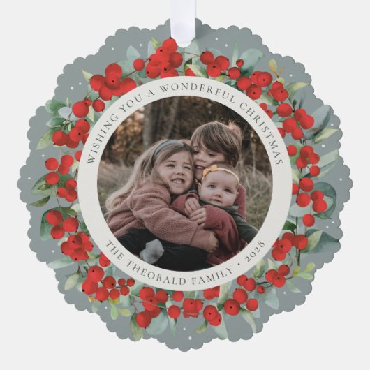 Red Berries + Eucalyptus Christmas Wreath Photo Ornament Karte (Vorderseite)