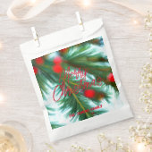 Red Berries Green Pines Frohe Weihnachten Geschenktütchen (Ausgeschnitten)