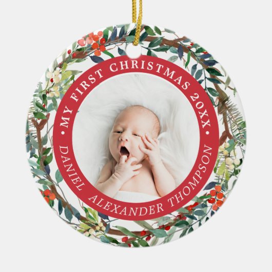 Red Berries Pine Needle Wreath Baby 1. Weihnachten Keramik Ornament (Vorne)