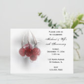 Red Berries Winter Hochzeitstag Party Einladung (Stehend Vorderseite)