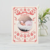 Red Berry Baby First Christmas Feiertagskarte (Stehend Vorderseite)