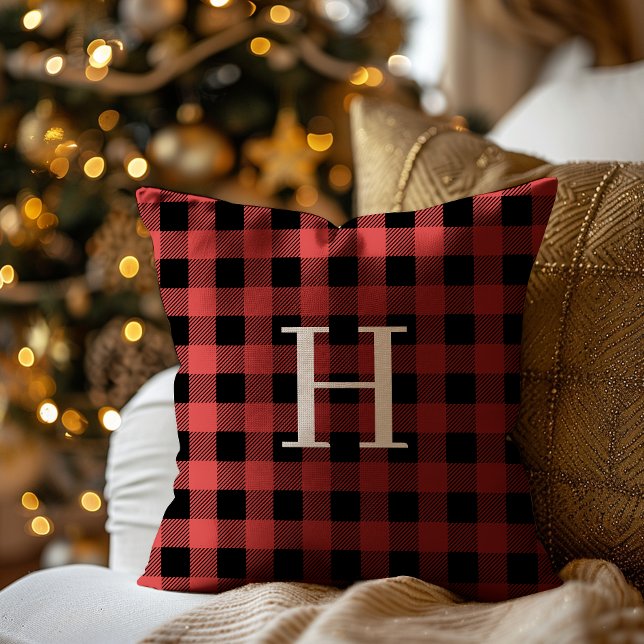 Red Black Buffalo Plaid Monogram Holiday Kissen (Von Creator hochgeladen)
