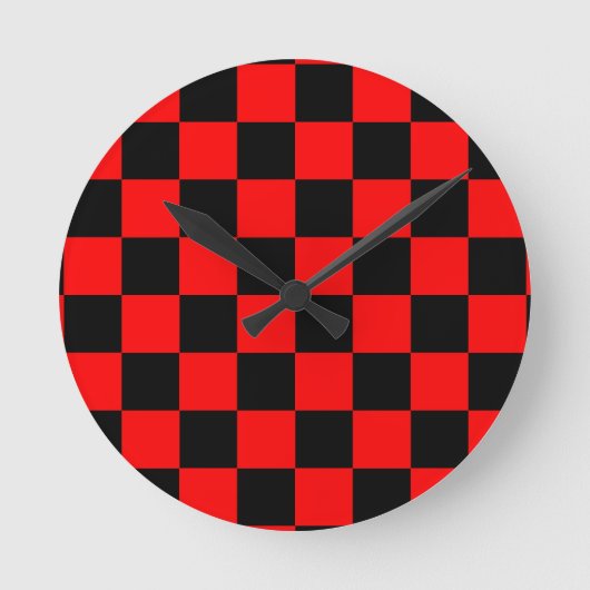 Red Black Checkered Karo Pattern Runde Wanduhr (Vorderseite)