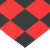 Red Black Checkered Karo Pattern Tischdecke (Schrägansicht)