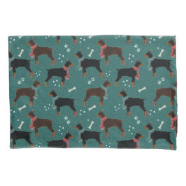 Red & Black Dobermans in Scarves Wintermuster Kissenbezug