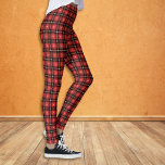 Red Black Gold Buffalo Kariert Leggings<br><div class="desc">Diese gemusterten Leggings sind eine schöne Variante des karierten Büffels. Das karierte Muster verwendet Rot und Schwarz und schmückt es mit einem goldenen Streifen- und Dotüberlagerungen. Es verbindet sich gut mit dem Karierten Maple Leaf Shirt in unserem Geschäft.</div>
