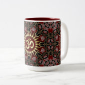 Red Black Gold OM Course Energy Mandala Zweifarbige Tasse (VorderseiteRechts)