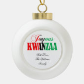 Red Black Green Kinara Striped Joyous Kwanzaa Keramik Kugel-Ornament (Vorderseite)