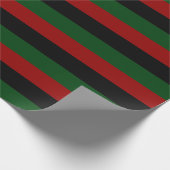 Red Black Green Pan African Happy Kwanzaa Streifen Geschenkpapier (Ecke)