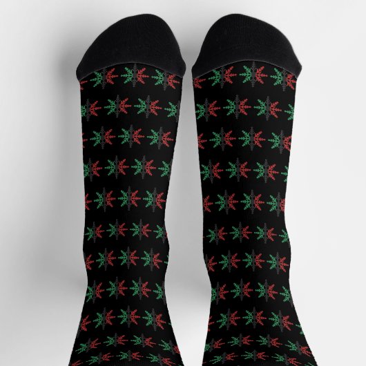 Red Black Green Snowflake Muster Kwanzaa Socken (Oben)