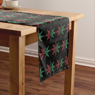 Red Black Green Snowflakes Pattern Kwanzaa Großer Tischläufer