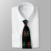 Red Black Green Snowflakes Pattern Kwanzaa Krawatte (Gebunden)
