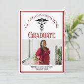 Red Black Medical School Abschluss Foto Ankündigung (Stehend Vorderseite)