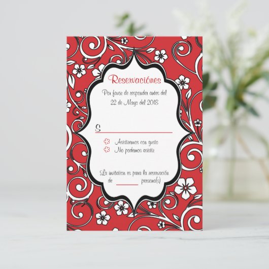 Red & Black Quinceañera Spanische RSVP Karte (Stehend Vorderseite)