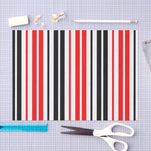 Red Black White Stripes Pattern Design  Seidenpapier (Handwerk)