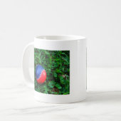 Red & Blue Baseball mit weißem Stitching Kaffeetasse (Vorderseite Links)