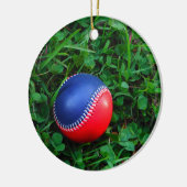 Red & Blue Baseball mit weißem Stitching Keramikornament (Links)