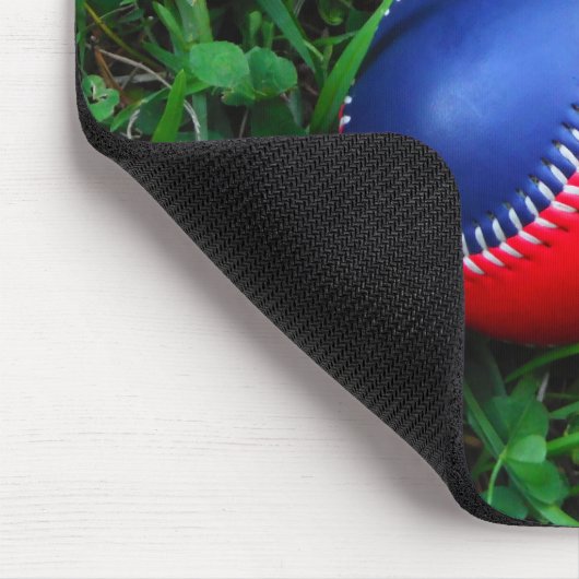 Red & Blue Baseball mit weißem Stitching Mousepad (Ecke)