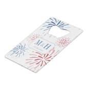 Red Blue Fireworks Wedding Monogram 4. Juli Geldbeutel Flaschenöffner (Vorderseite Schrägansicht)