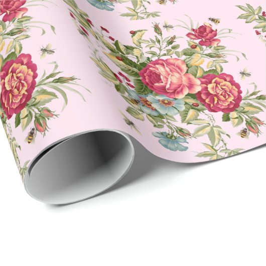 Red Blue Flowers Berries Bees Ladybugs Geschenkpapier (Rolleneckpunkt)