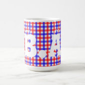 Red Blue Gingham Kariert Pattern Verwandlungstasse (Zentrum)