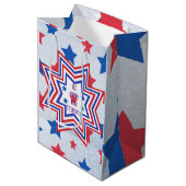 Red, Blue, White Star American Slogan Mittlere Geschenktüte (Vorderseite Schrägansicht)