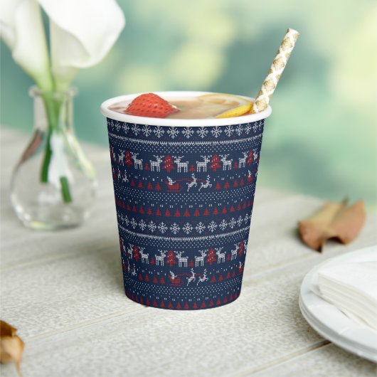 Red Blue White Ugge Weihnachts Sweater Paper Cups Pappbecher (In Situ)