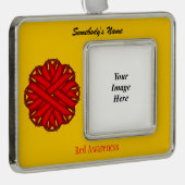 Red Blume Ribbon Tmpl (H-O) von Kenneth Yoncich Rahmen-Ornament Silber (Rechts)