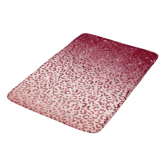 Red Blush Pink Glitzer Sparkard Leopard Print Badematte (Schrägansicht)
