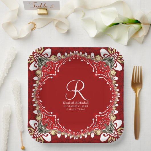 Red Bohemisch Batik Monogram Wedding Pappteller (Hochzeit)