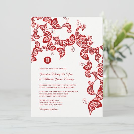 Red Boho Floral Peacock Chinesische Hochzeit Einladung (Stehend Vorderseite)