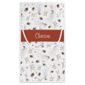 Red Boho Woodland Winterberry Monogram Kleine Geschenktüte (Rückseite)