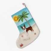 Red Boston Terrier an einem tropischen Sommerstran Kleiner Weihnachtsstrumpf (Rückseite (Hängend))