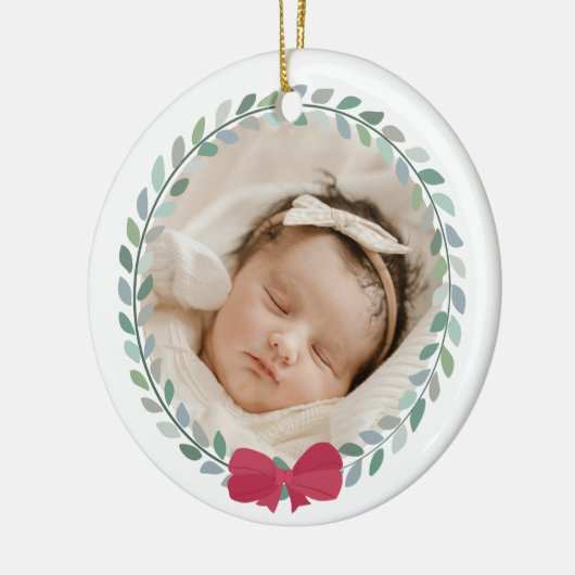 Red Bow-Adorned Wreath Baby's First Christmas Keramik Ornament (Links)
