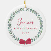 Red Bow-Adorned Wreath Baby's First Christmas Keramik Ornament (Hinten)