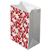 Red  Bow Heart Seamless Pattern Cute  Mittlere Geschenktüte (Vorderseite Schrägansicht)